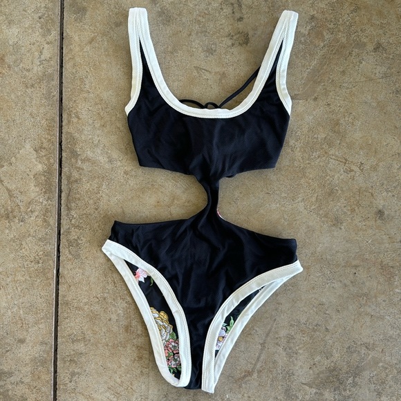 Maaji Reversible Swimsuit Tri-kini One Piece - Picture 2 of 12